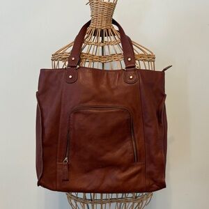 LIZ CLAIBORNE LEATHER BAG